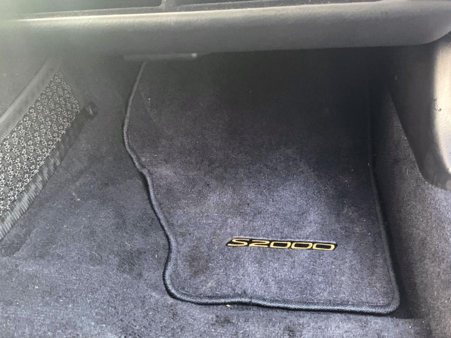 Детали интерьера Honda S2000 CR (AP2) 2008 года  (NA) (фото 35 из 56)